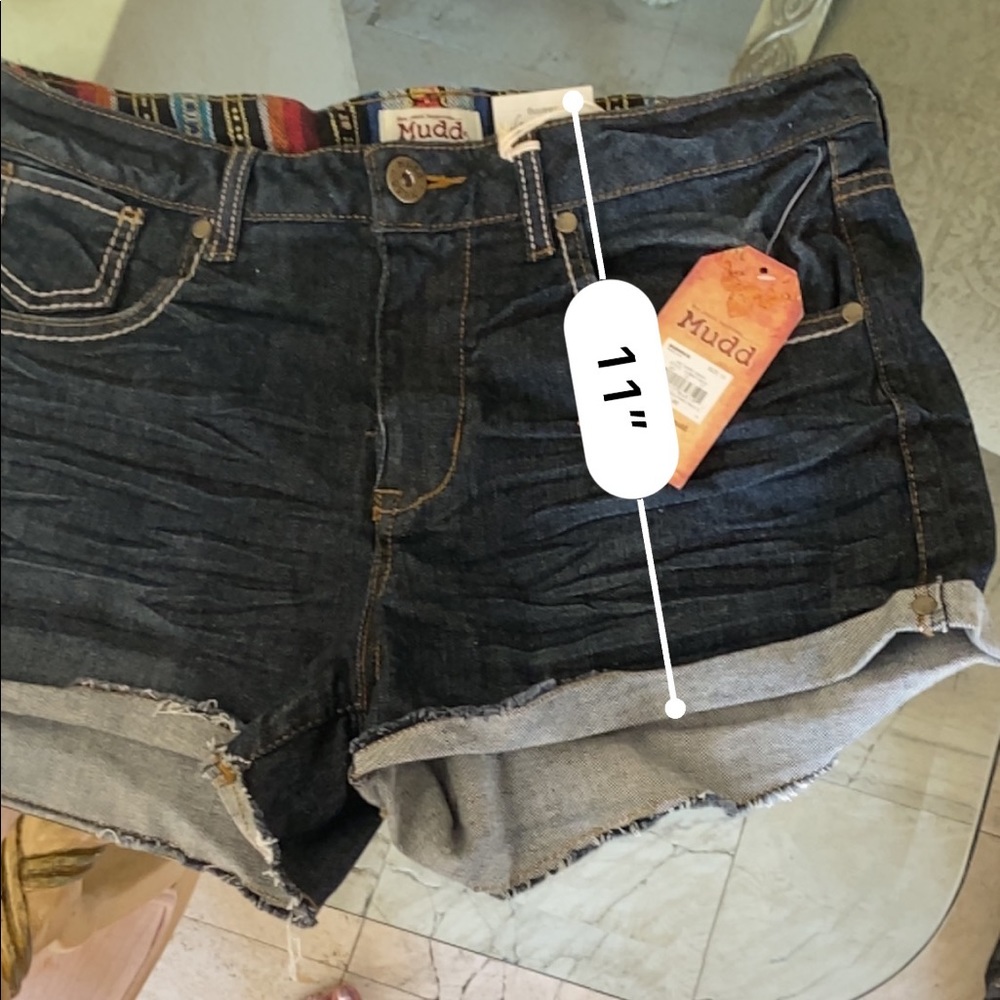 Shorts - Picture 6 of 6